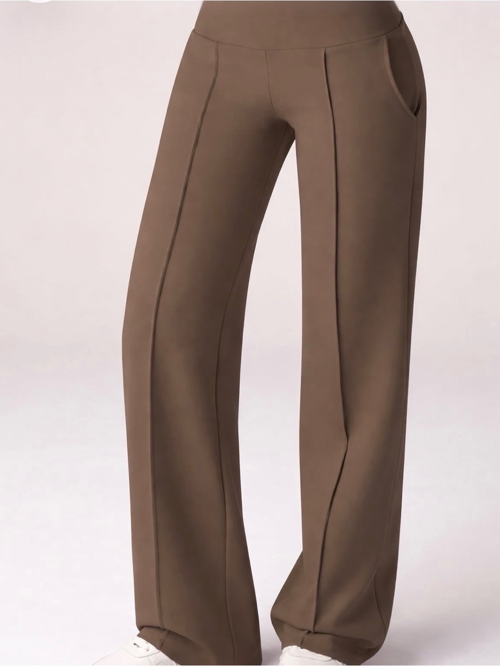 Sleek Wide-Leg Pull-On Pants in Chocolate Brown